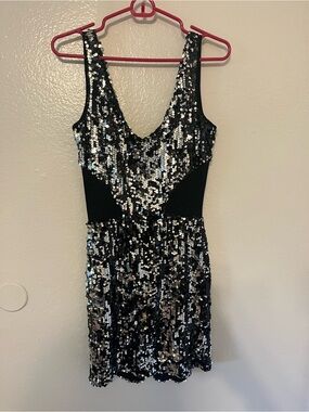 Black Sequin V-Neck Party Dress